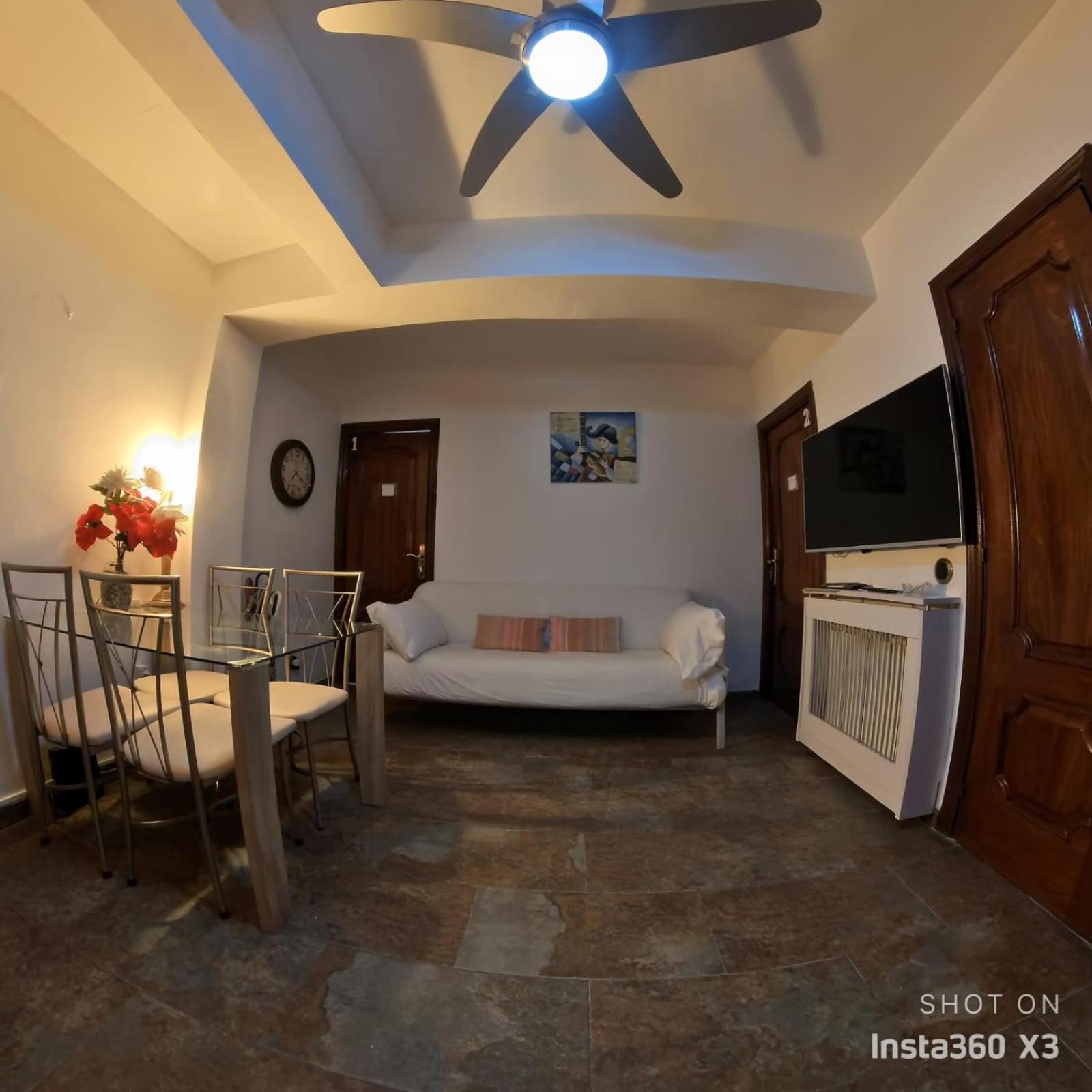 Habitaciones Individuales En Apartamento 마드리드 외부 사진