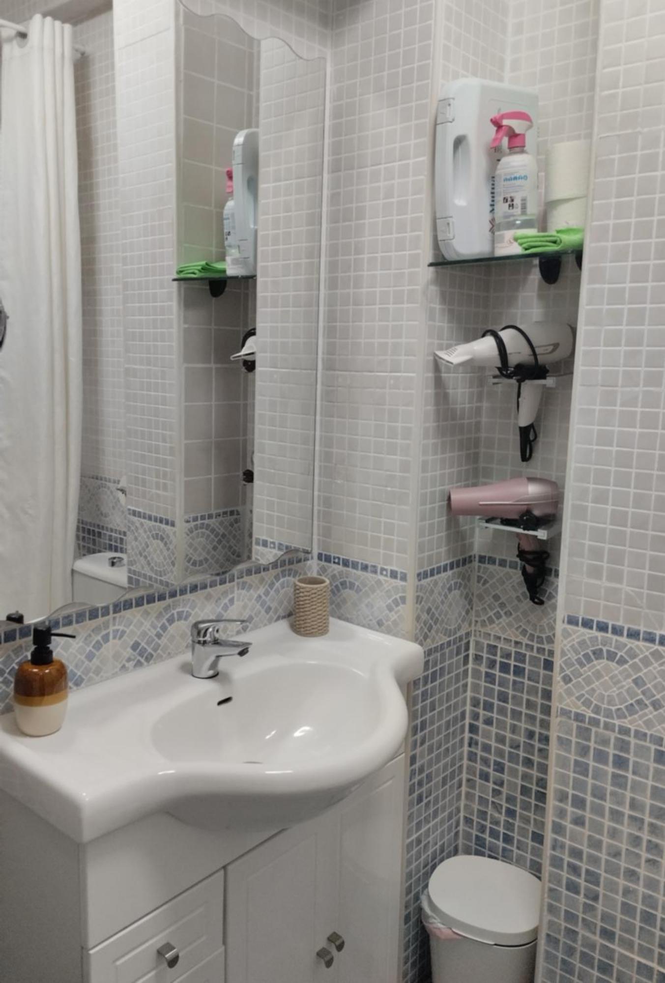 Habitaciones Individuales En Apartamento 마드리드 외부 사진