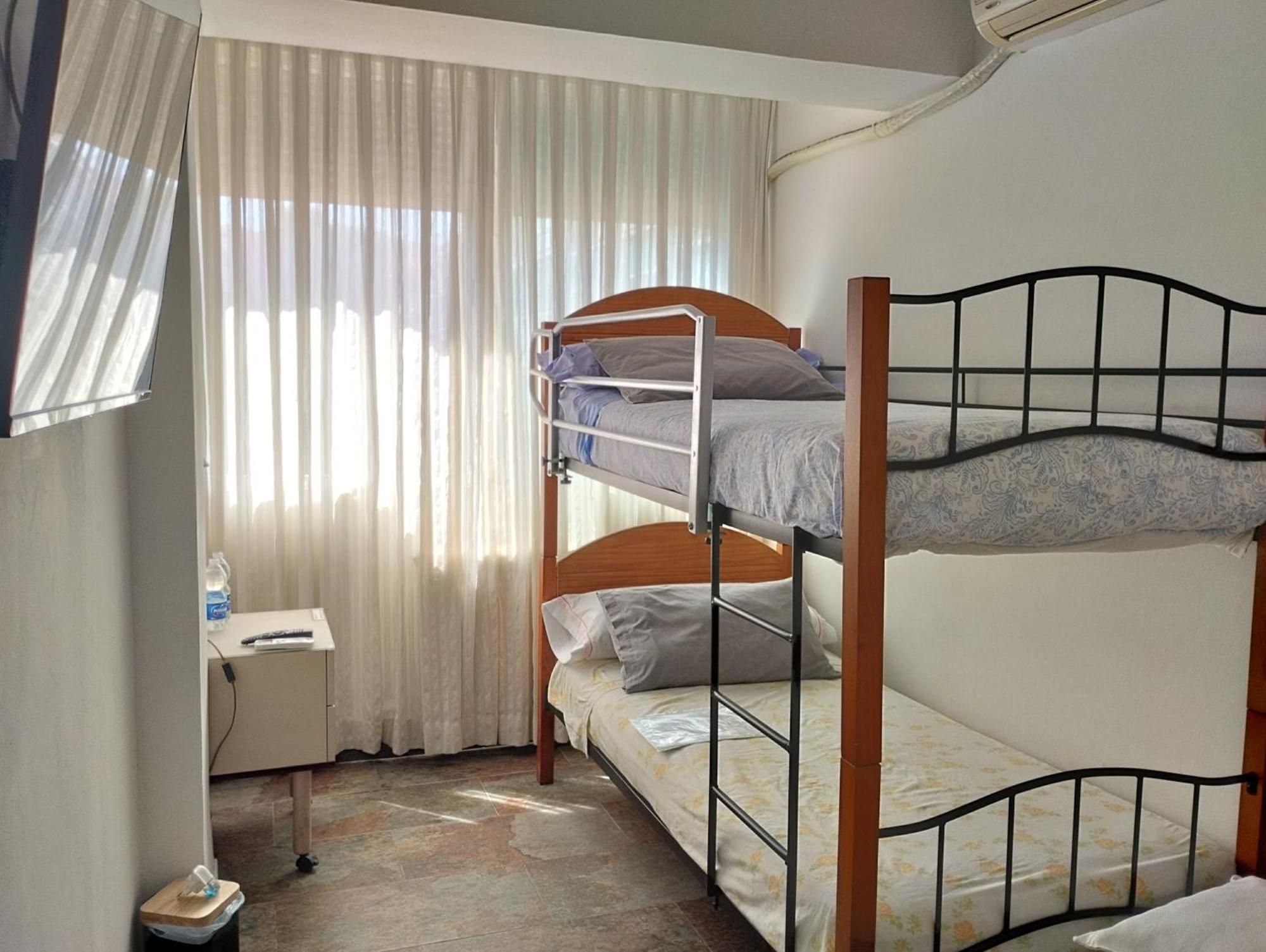 Habitaciones Individuales En Apartamento 마드리드 외부 사진