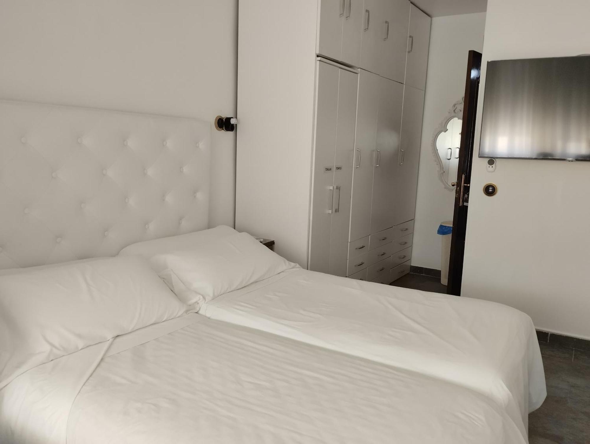 Habitaciones Individuales En Apartamento 마드리드 외부 사진