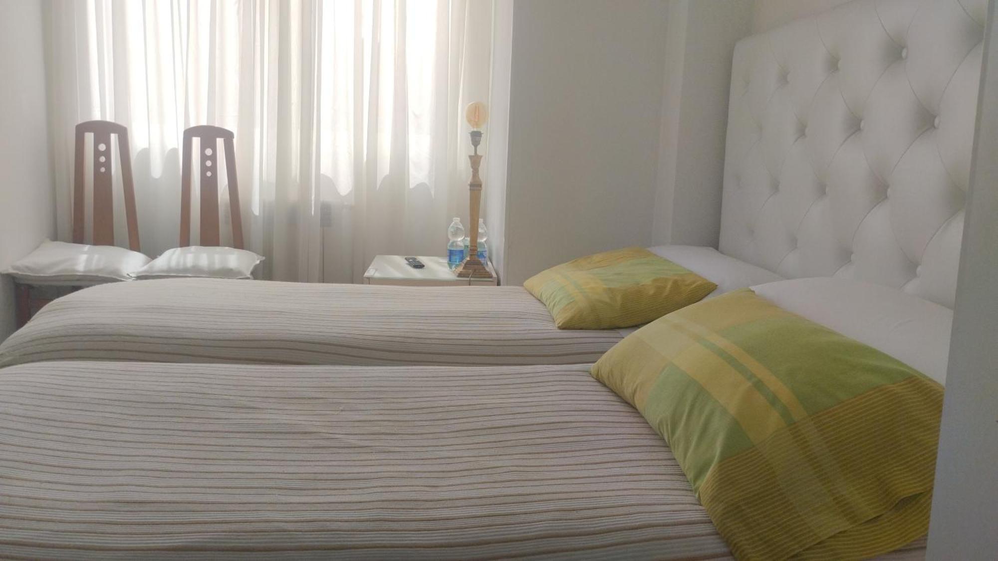 Habitaciones Individuales En Apartamento 마드리드 외부 사진